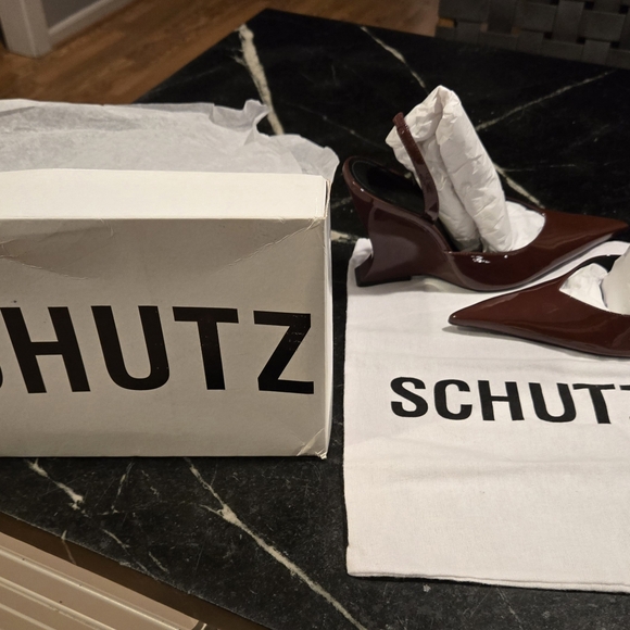 Brand New In Box With Dustbag Schutz Siena Pump In Cherry Wine - Picture 2 of 10
